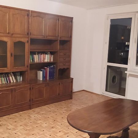 ורשה Uroczy Apartament Z Bezplatnych Parkingiem מראה חיצוני תמונה
