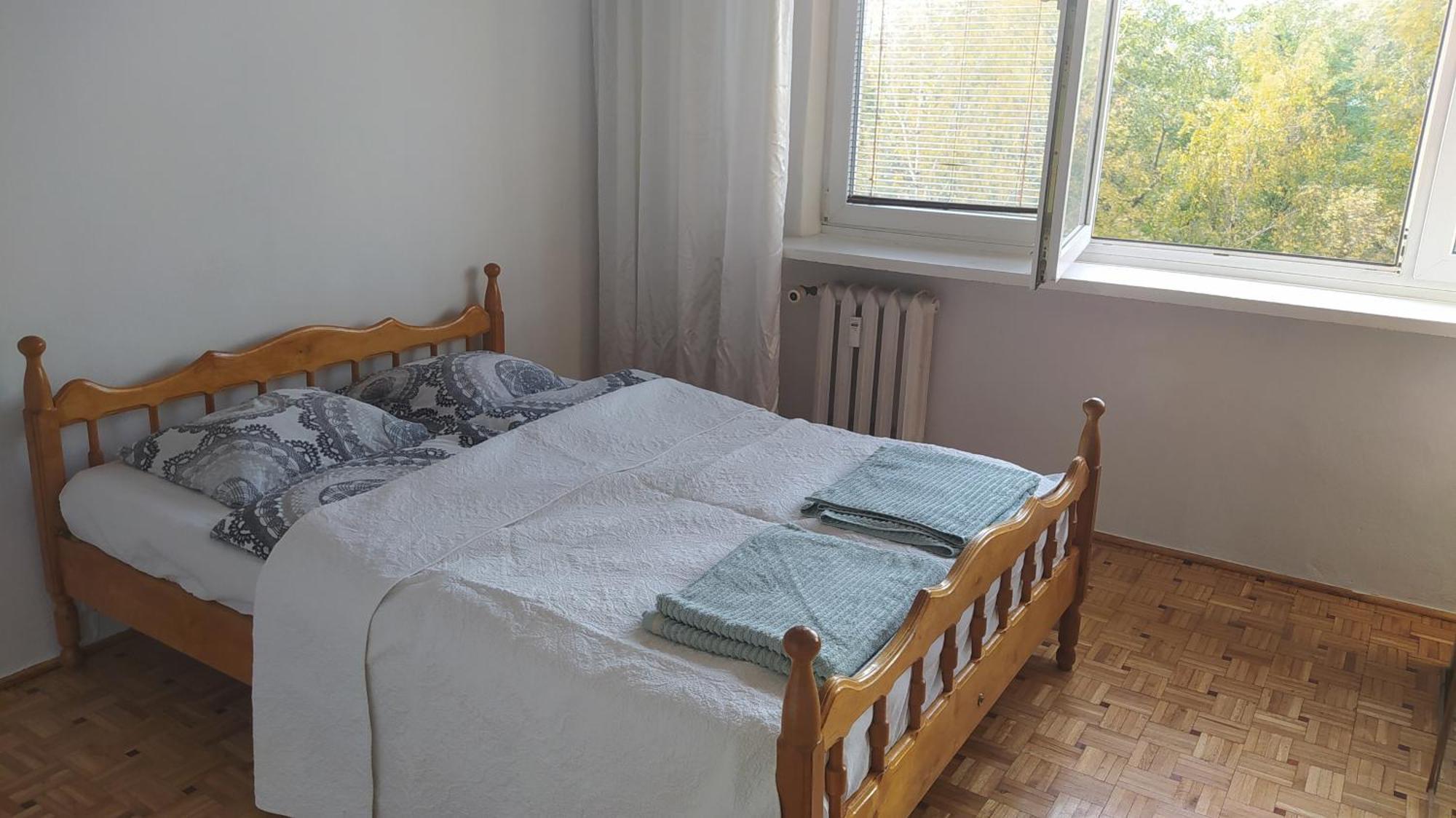 ורשה Uroczy Apartament Z Bezplatnych Parkingiem מראה חיצוני תמונה